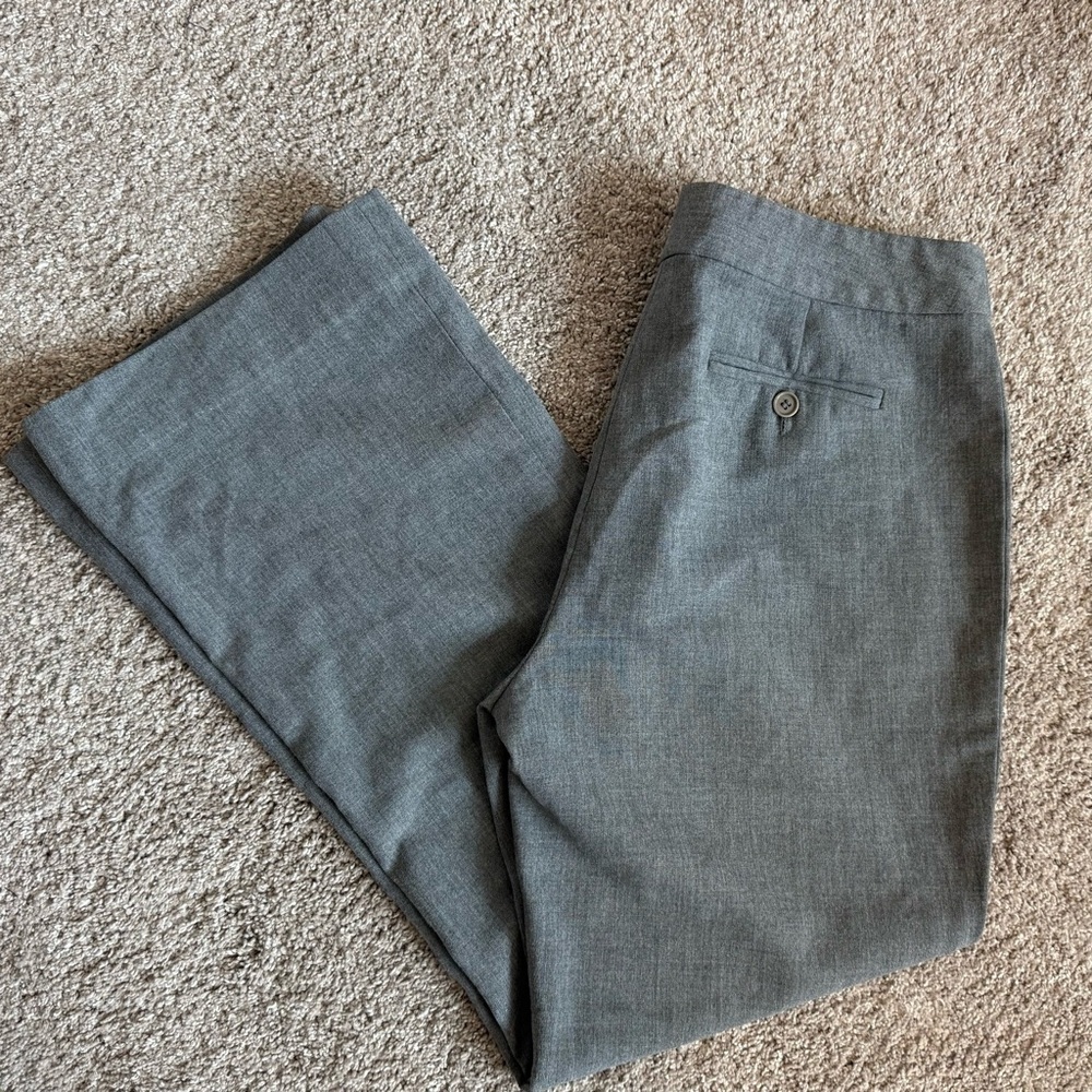 Ann Taylor Gray Grey Wide Leg Pants women’s work trousers.‎ Size women’s 6